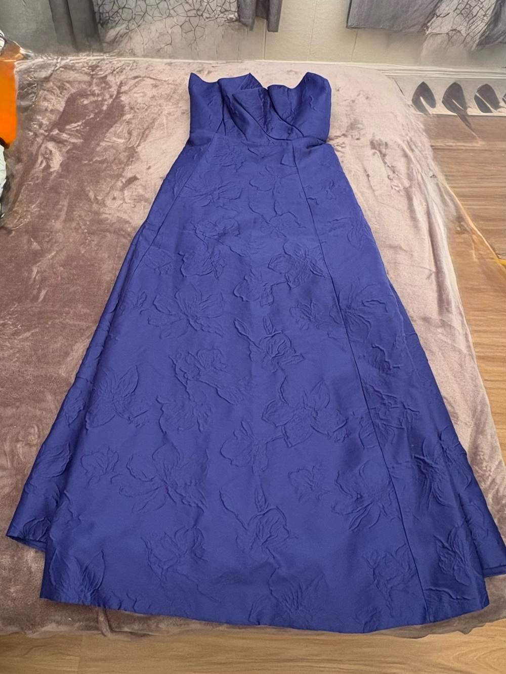 Monique Lhuillier Strapless Floral Jacquard Gown in Navy - Picture 3 of 9